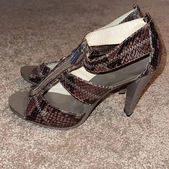 Michael Kors Berkeley Snake Skin Front Zipper Heels - US 8.5 - Picture 3 of 7
